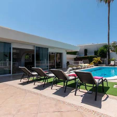 Stunning 6 Bedroom Private Heated Pool Villa *