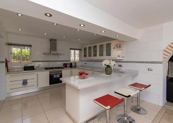 Villa Stunning 6 Bedroom Private Heated Pool Costa Adeje (Tenerife)