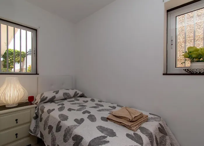 Stunning 6 Bedroom Private Heated Pool Costa Adeje (Tenerife)