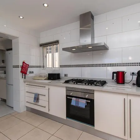 Stunning 6 Bedroom Private Heated Pool Βίλα