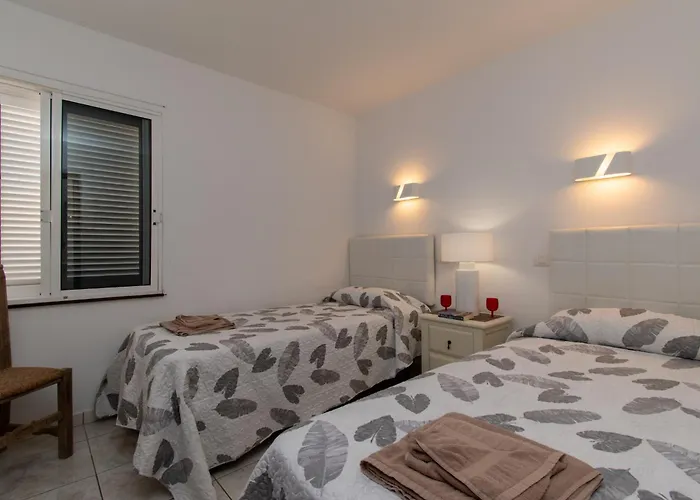 Willa Stunning 6 Bedroom Private Heated Pool