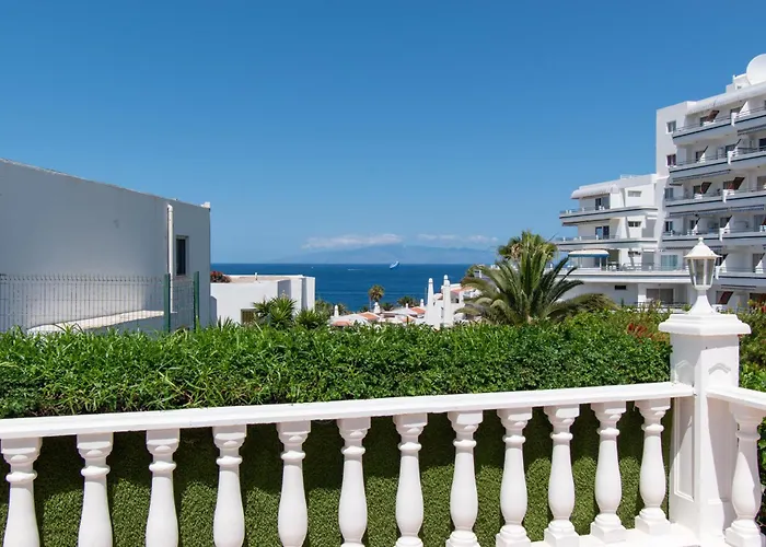 Stunning 6 Bedroom Private Heated Pool Willa