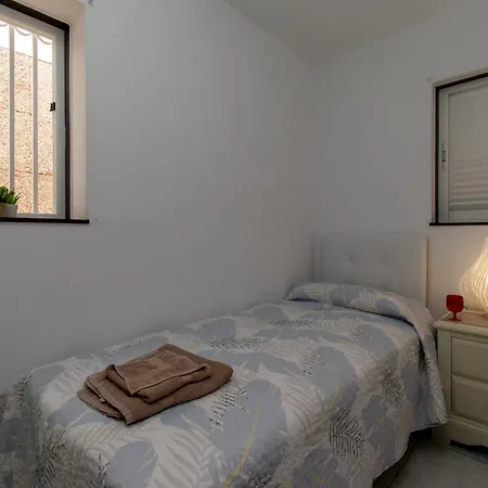 Stunning 6 Bedroom Private Heated Pool