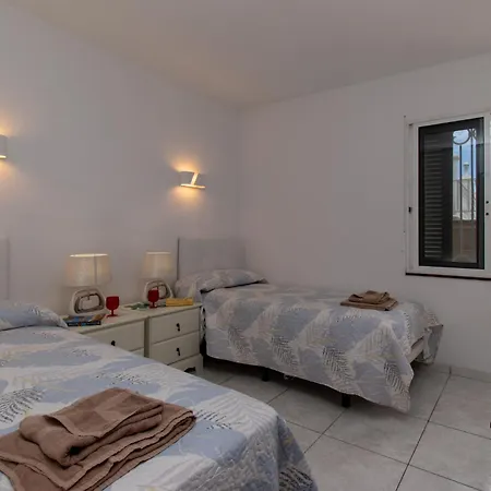 Stunning 6 Bedroom Private Heated Pool * Costa Adeje (Tenerife)