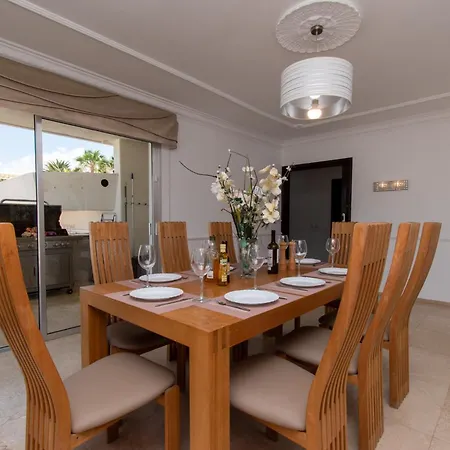 Stunning 6 Bedroom Private Heated Pool *