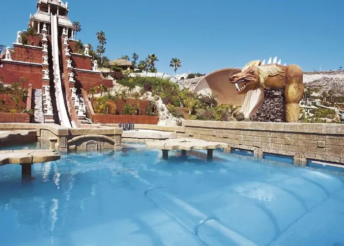 Stunning 6 Bedroom Private Heated Pool