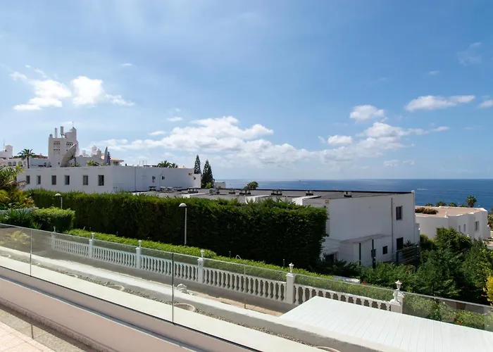 Stunning 6 Bedroom Private Heated Pool אדחה