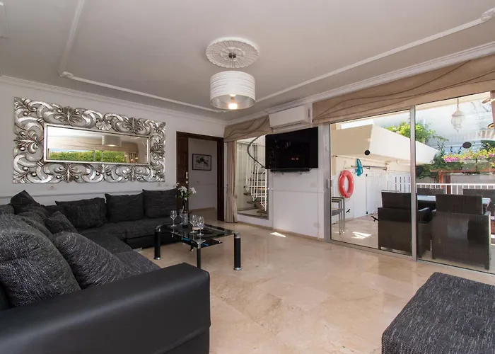 Stunning 6 Bedroom Private Heated Pool 别墅 *