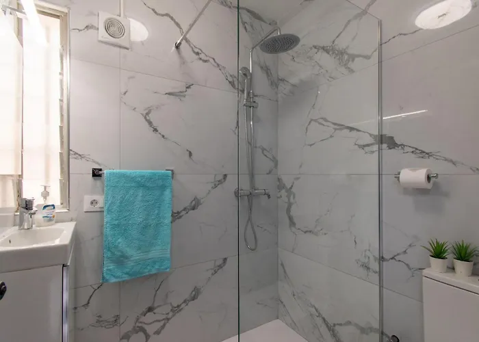 Stunning 6 Bedroom Private Heated Pool וילה אדחה